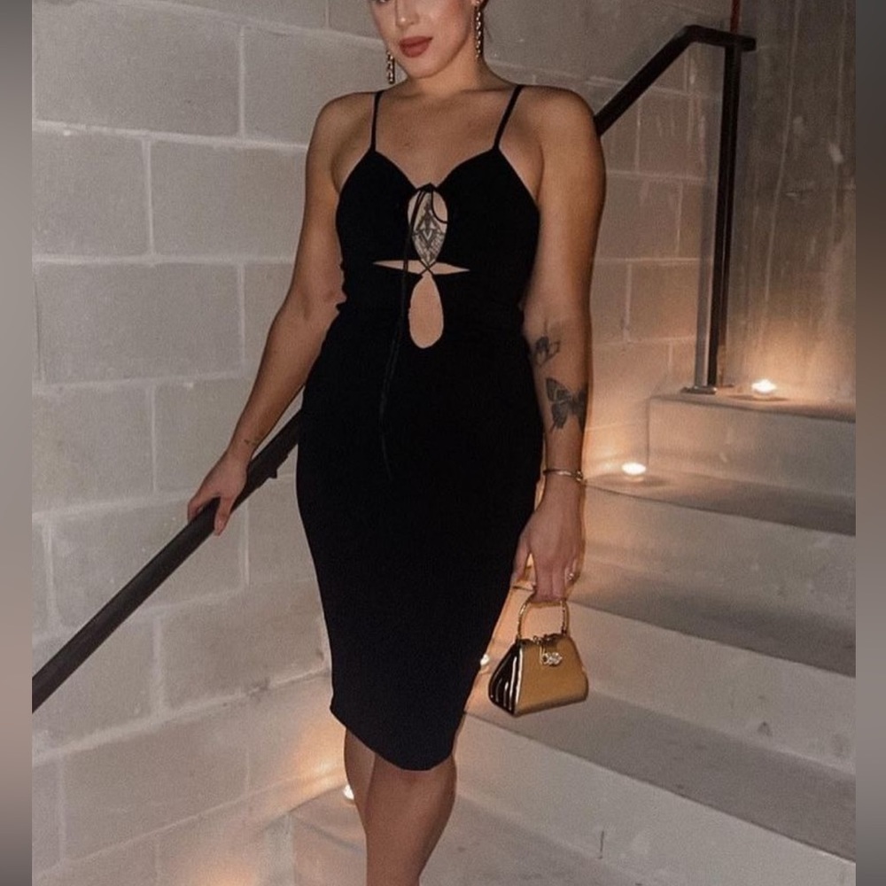 Black keyhole dress NWT